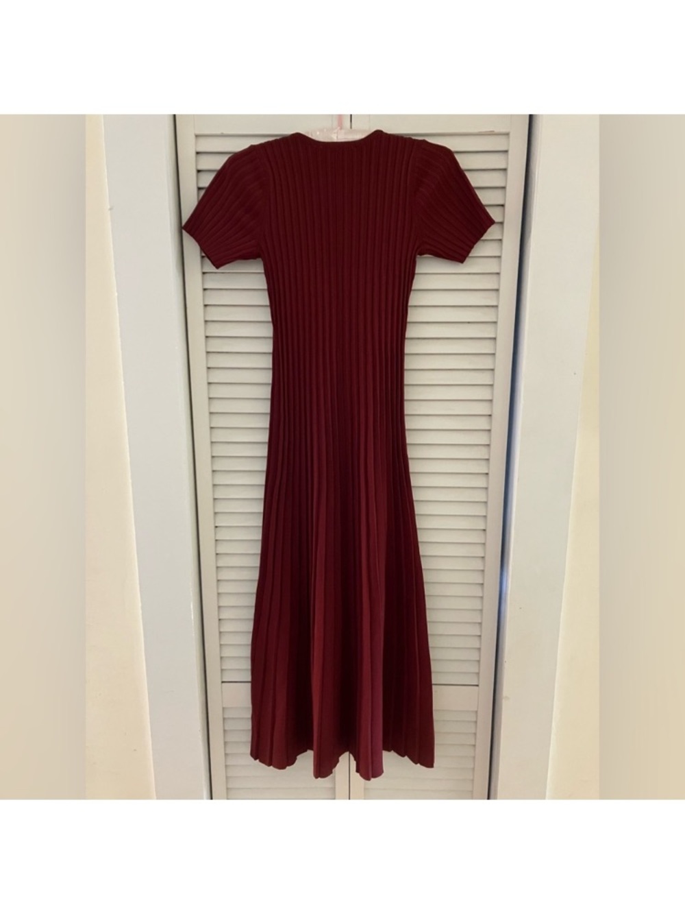 Hyacinth House Murphy Ribbed Midi Dress - Picture 6 of 10